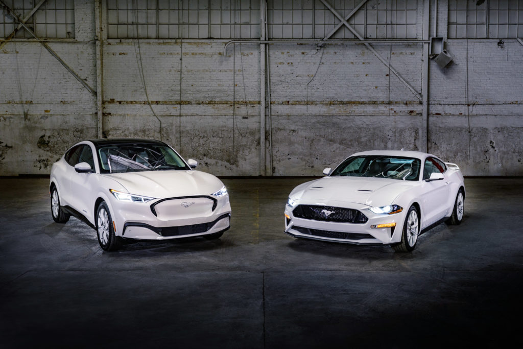 FORD ANNONCE UNE SERIE SPECIALE POUR SES MUSTANG: LA ICE WHITE EDITION